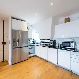 https://appartement-vue-tour-eiffel.fr-paris.fr