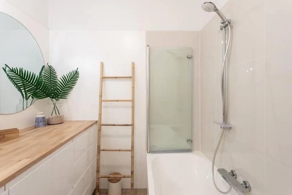 Appartement L45 Suite St Marguerite Sea View/ Balcon, Parking Wifi Nice
